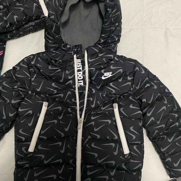 Nike Other - ✨ New Unisex coat with tag 🏷️